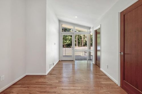 1165 Hopkins Ter, Atlanta GA  30324-3821 exterior