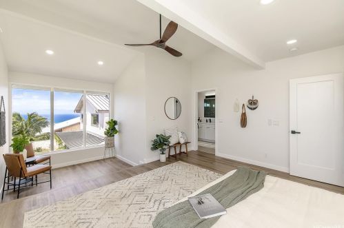 1111 Kaumoku St, Honolulu HI  96825-1303 exterior