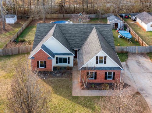 129 Autumn Ridge Dr, Griffin, GA 30224-4531