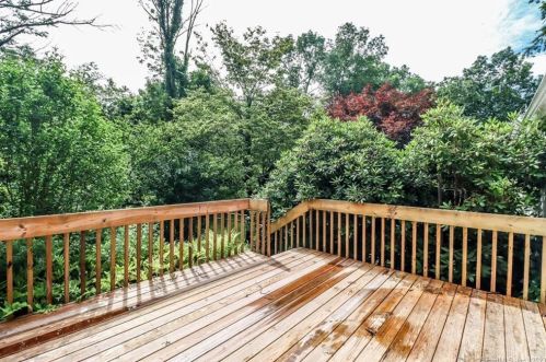47 Westwood Rd, Woodbury, CT 06798-2720