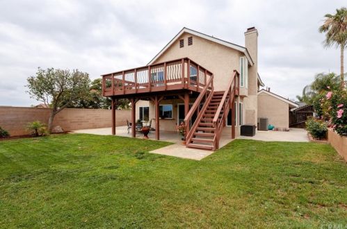 8450 Tamarind Ln, Riverside CA  92509-5180 exterior