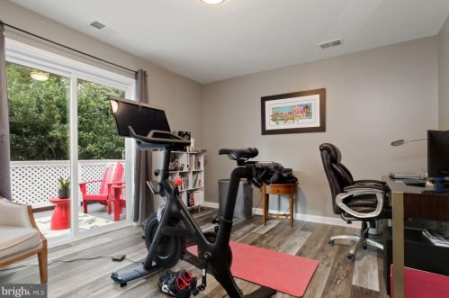 2912 Newcastle Ave, Silver Spring MD 20910-1216 exterior