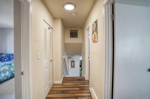 1060 Naples Way, Aurora CO 80017-3170 exterior