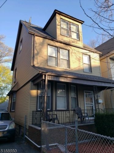 33 Coit St, Irvington, NJ 07111-4204