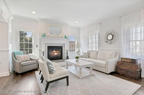 7 Warren St, Locust, NJ 07760-2011