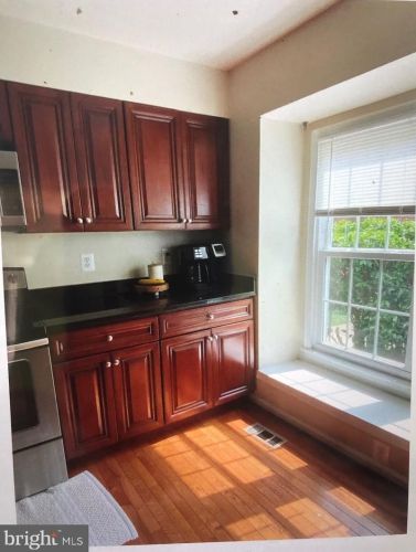 9881 High Water Ct, Springfield VA  22015-1821 exterior