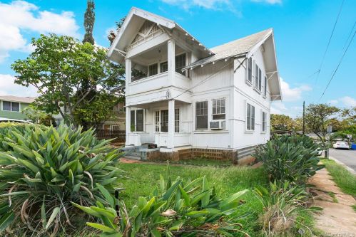 3125 Harding Ave, Honolulu, HI 96816-5839