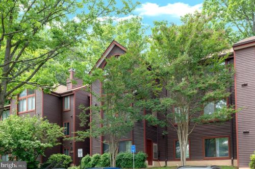 2802 Lee Oaks Pl, Falls Church, VA 22046-7347