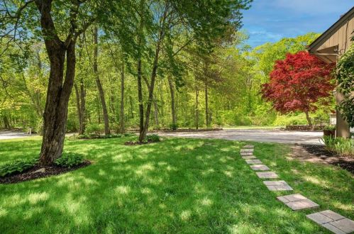 10 Heidi Rd, Lincoln, RI 02865-4310