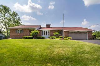 6123 Sedgwick Rd, Columbus OH  43235-3318 exterior