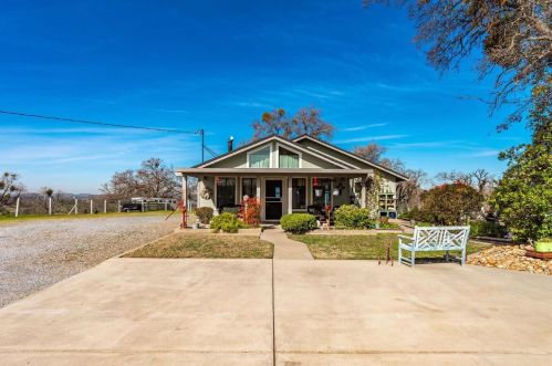 7464 Da Lee Rd, Valley Springs, CA 95252-9144