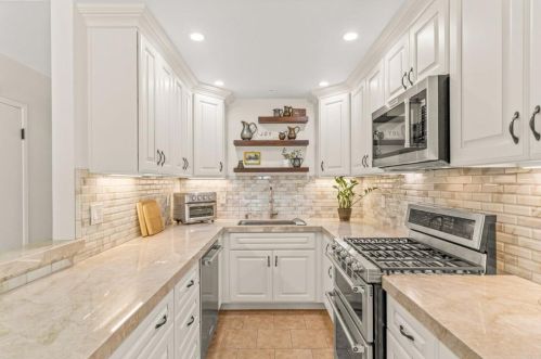 1986 Fairlee Dr, Encinitas, CA 92024-4228