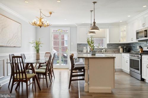 710 Lombard St, Philadelphia PA  19147-1315 exterior