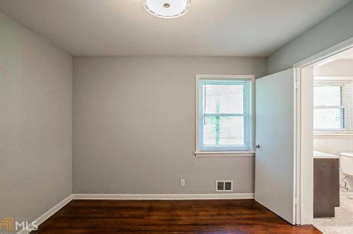 1240 Elva Dr, Atlanta GA  30331-7324 exterior