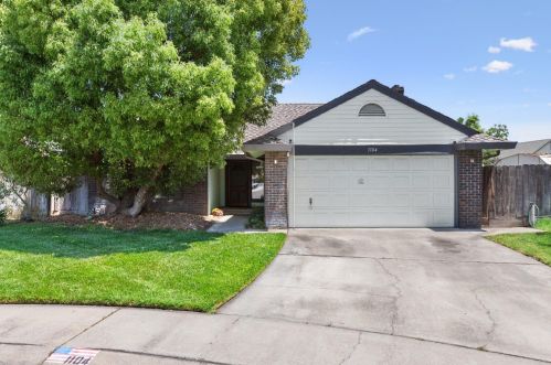 1104 Mondavi Dr, Modesto, CA 95351-4495