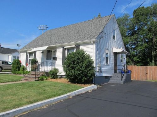 83 Andover St, Providence, RI 02904-3930