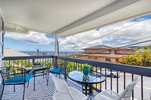 1659 Alencastre St, Honolulu, HI 96816-1905