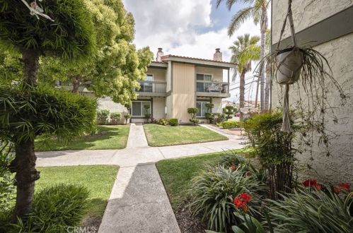 6103 Orange Ave, Cypress, CA 90630-3364