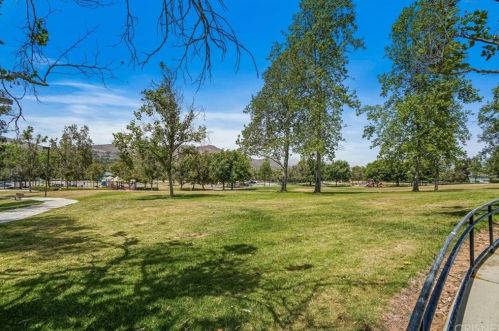 565 Granite Hl St, Simi Valley CA 93065-0614 exterior