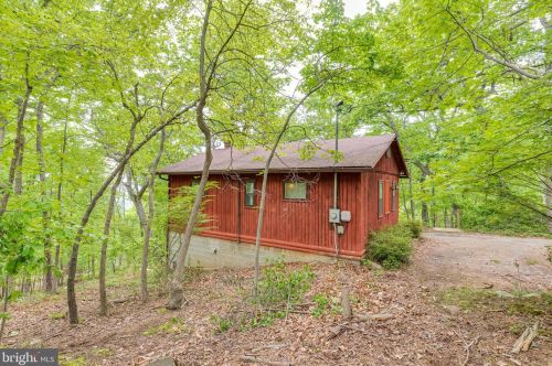 588 Shannondale Rd, Harpers Ferry WV 25425-4757 exterior