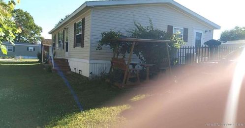9 Pinetree Ln, Lewiston, ME 04240-2157