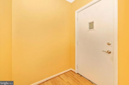 9 Walnut St, Graceham, MD 21788-2032
