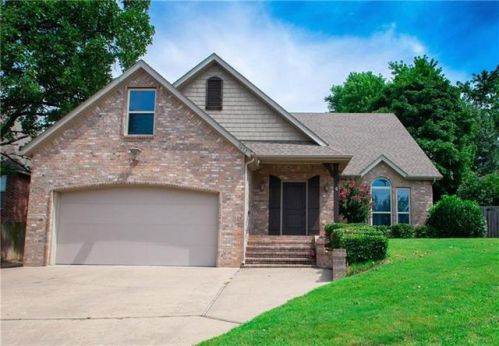 3452 Don Tyson Pkwy, Springdale, AR 72762-6765