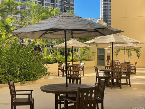 1860 Ala Moana Blvd, Honolulu HI  96815-1602 exterior