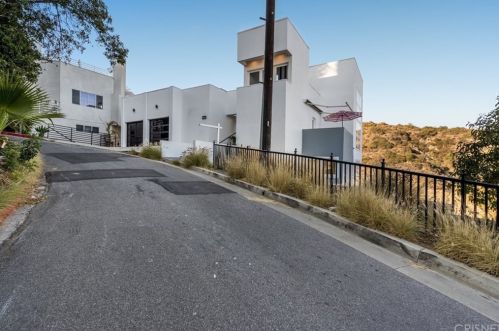 1652 Gladys Dr, Glendale CA  91206-1616 exterior