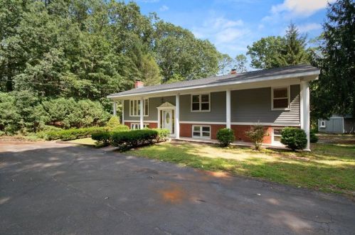 12 Crystal Ct, Providence, RI 02919-1602