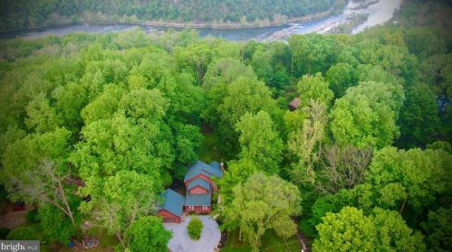 176 Rock Ln, Harpers Ferry, WV 25425-5958