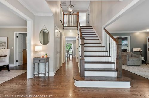 225 Winding Creek Dr, Naperville, IL 60565-4112