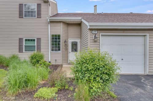 29 Park Blvd, Streamwood, IL 60107-2521