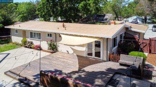 2031 Hoover Ave, Concord CA  94523-4621 exterior