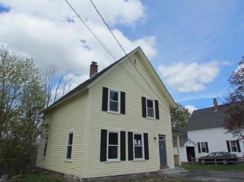 17 High St, Hillsboro, NH 03244-5409
