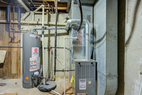 552 Alton Ct, Carol Stream IL  60188-9212 exterior