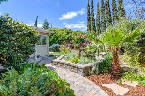 3381 El Monte Dr, Concord CA  94519-2806 exterior