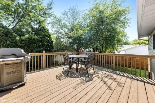 140 Orch Dr, Lemont IL  60440-6158 exterior