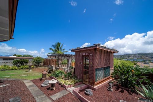 1620 Piikea St, Honolulu HI  96818-1843 exterior