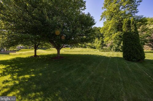 544 Bald Eagle Ct, Lancaster PA  17601-1180 exterior