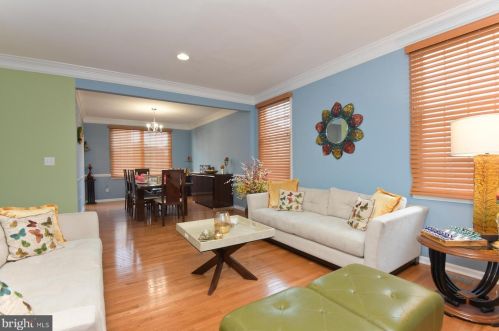 6 Winthrop Way, Princeton NJ  08540-6284 exterior