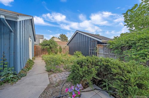 7601 Rosemary Cir, Englewood CO 80112-6421 exterior