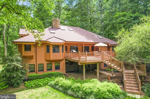 12579 Mountain Rd, Lovettsville, VA 20180-2610