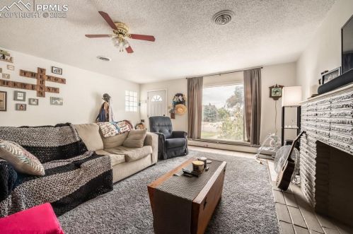 2030 Oakland Ave, Pueblo CO  81004-3710 exterior