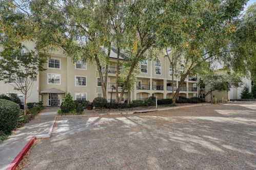 3655 Habersham Rd, Atlanta GA  30305-1142 exterior