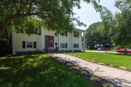 46 Sprague Ave, Warwick, RI 02889-2016