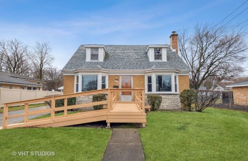 9134 Mango Ave, Morton Grove, IL 60053-2544
