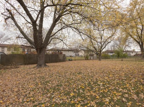 317 Round Hill Ct, Lemont IL  60440-2123 exterior
