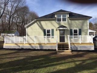 39 Harris Ave, Warren, RI 02885-2303