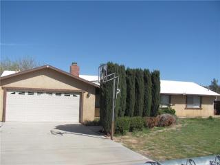 8197 Minstead Ave, Hesperia CA  92345-7025 exterior